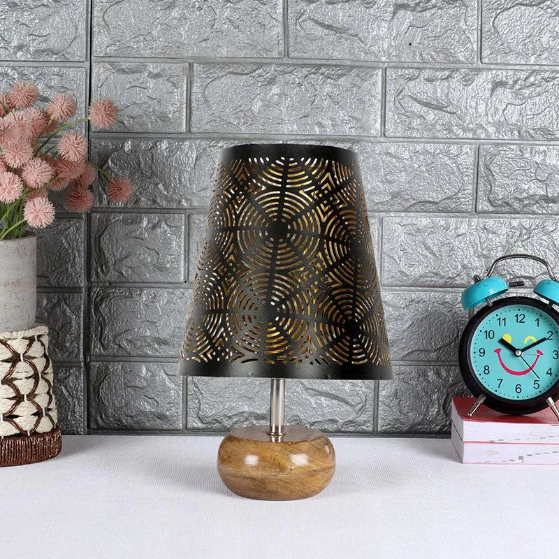 Astrova Etched Table Lamp