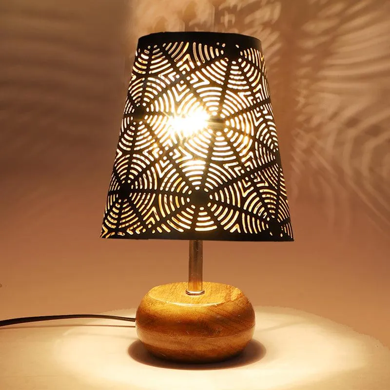 Astrova Etched Table Lamp