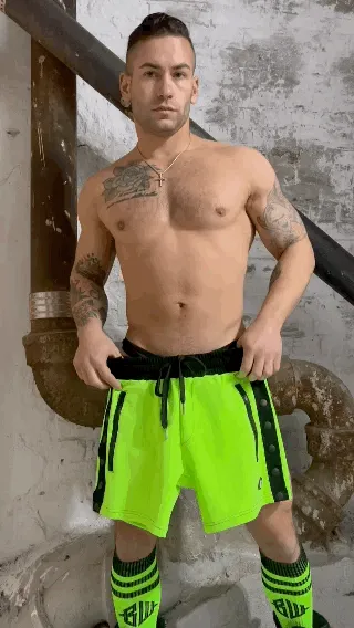 BACKPACK SHORTS NEON GREEN