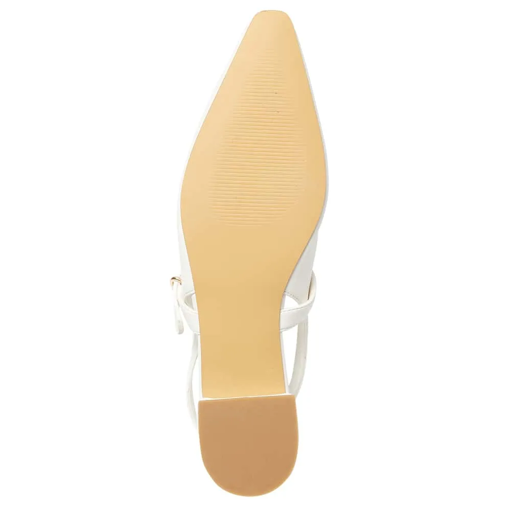 Bianca Flat in White Smooth