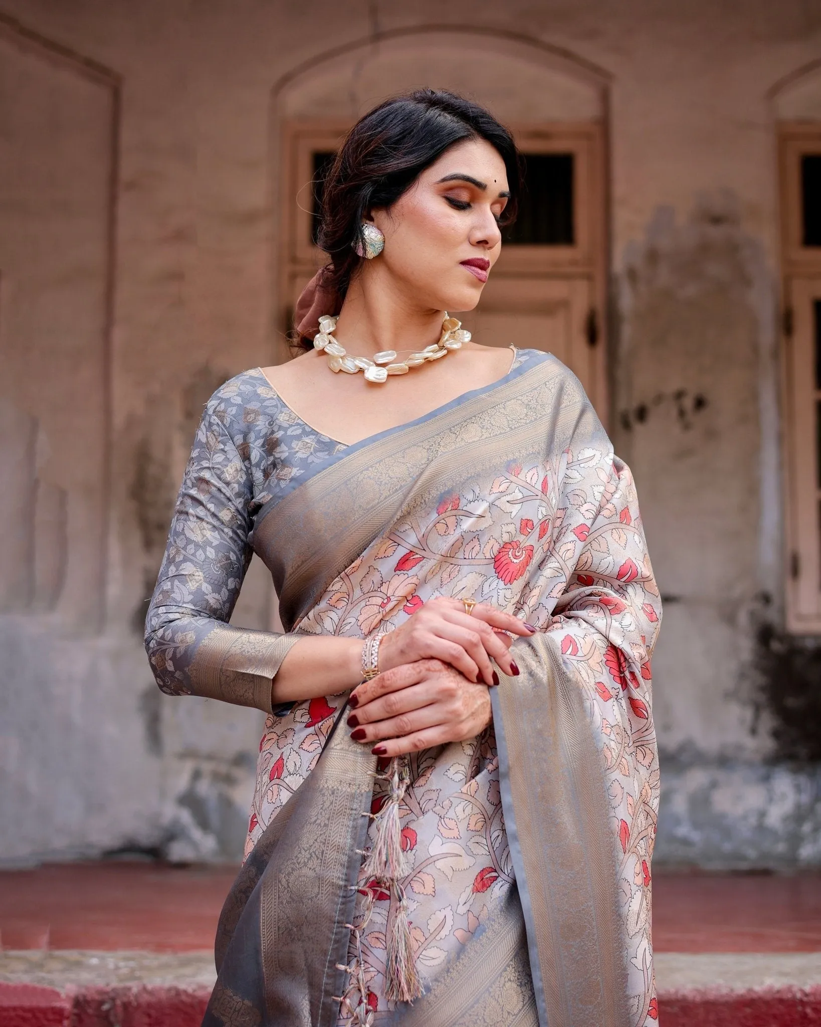 Elegant Grey Banarasi Silk Saree with Intricate Floral Design and Zari Weave