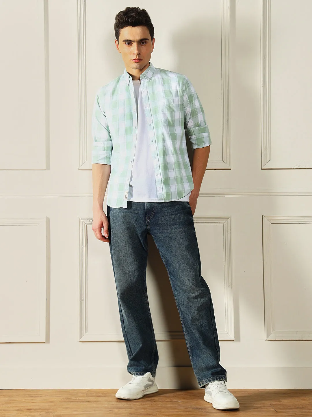Men's Mid Blue Relaxed Fit Clean Look Light Fade Jeans